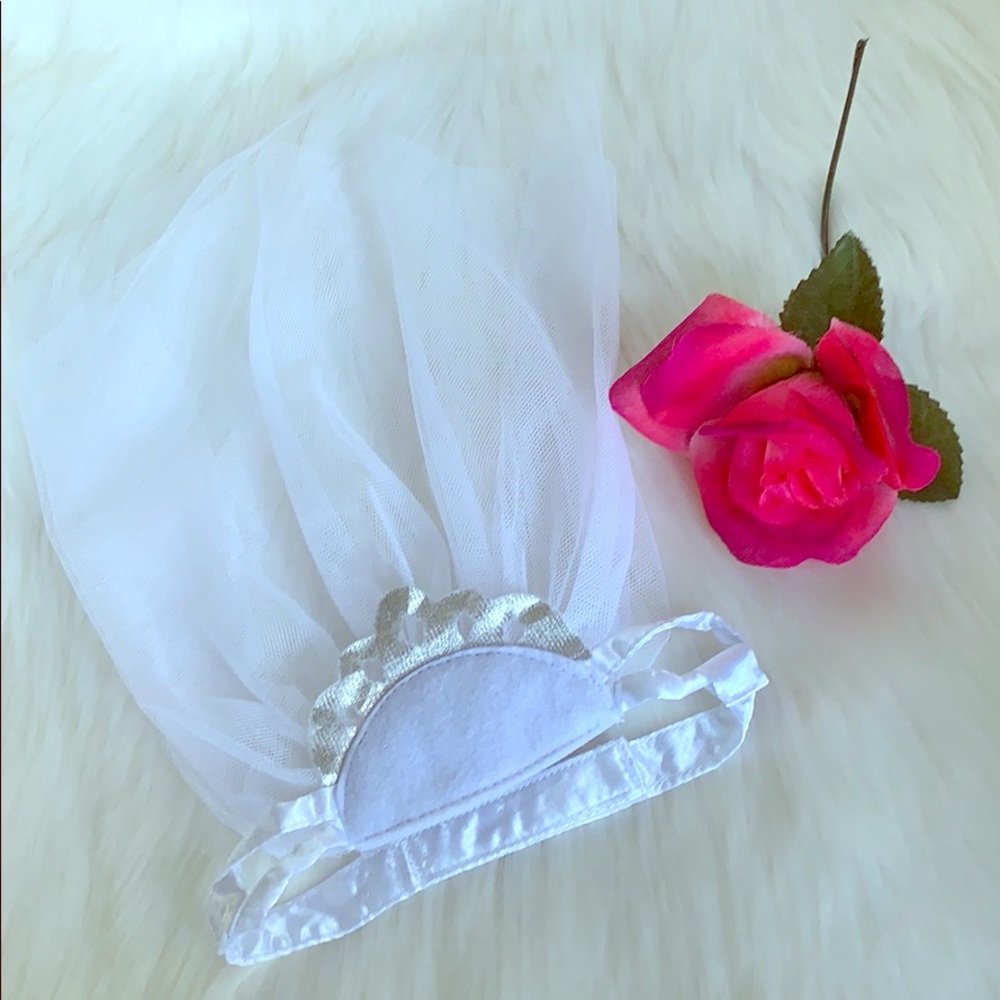 ❗️DONATED❗️🎉HP🎉 KITTY CAT OR S DOG WEDDING DRESS UP- VEIL - Picture 1 of 8